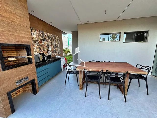 Imagem: A casa possui 3 Dormitórios, 3 Suítes, 4 Banheiros, 2