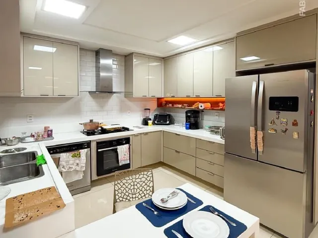 Imagem 3: Casa em Condomínio Alphaville 351 m Construído 04 Quartos sendo 3 suítes Energia