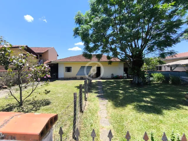 Imagem: Casa em aplo terreno na Ilha da Figueira