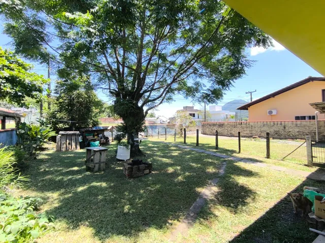 Imagem 4: Casa em aplo terreno na Ilha da Figueira