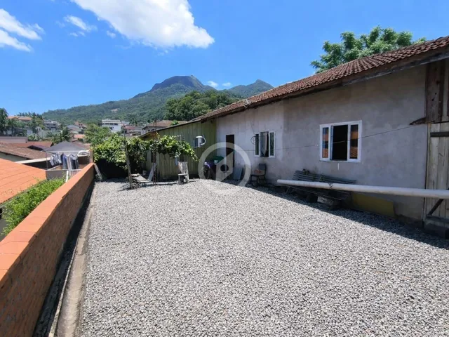 Imagem 7: Casa em aplo terreno na Ilha da Figueira