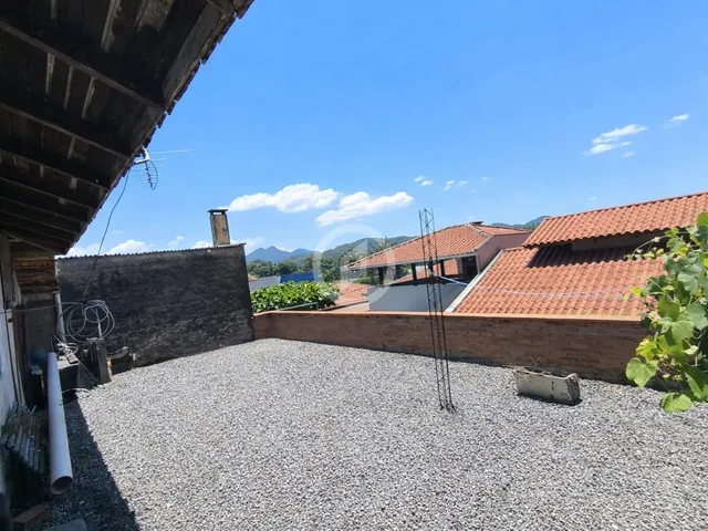 Imagem 8: Casa em aplo terreno na Ilha da Figueira