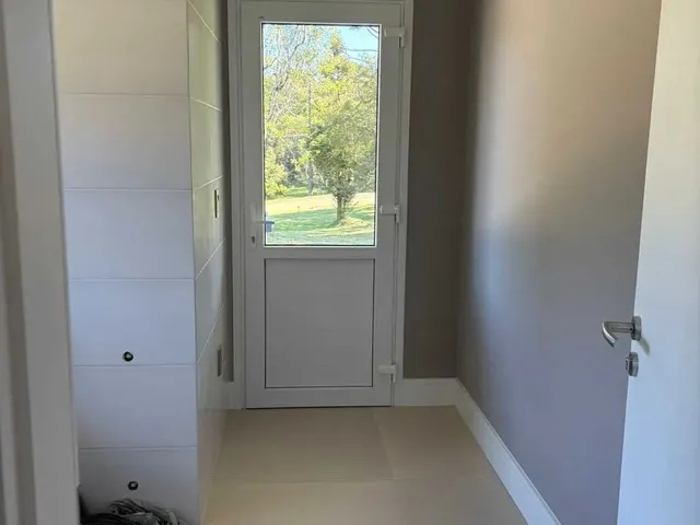 Imagem 7: Casa com 3 dormitórios sendo 3 suítes e 1 vaga de garagem em Canela/RS