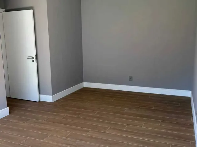 Imagem 12: Casa com 3 dormitórios sendo 3 suítes e 1 vaga de garagem em Canela/RS