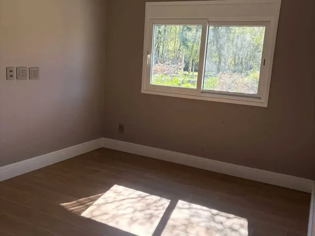 Imagem 9: Casa com 3 dormitórios sendo 3 suítes e 1 vaga de garagem em Canela/RS