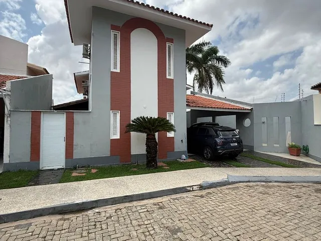 Imagem: A casa em condomínio possui 4 Dormitórios, 3 Suítes, 4 Banheiros