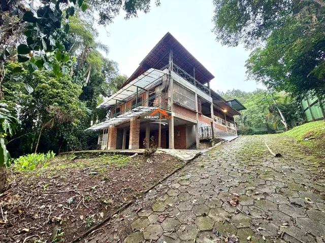 Imagem: Casa de Condomínio À Venda em Embu das