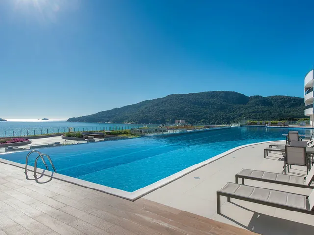 Imagem 4: Cobertura à venda sendo 3 suítes, 104.2 m² por - R$ 2.990.000,00 - Ingleses do Rio