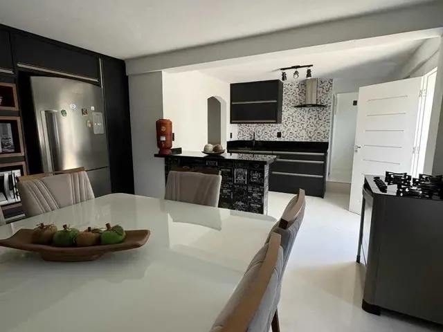 Imagem 8: Casa com 5 dormitórios e 3 vagas de garagem em Florianópolis/SC