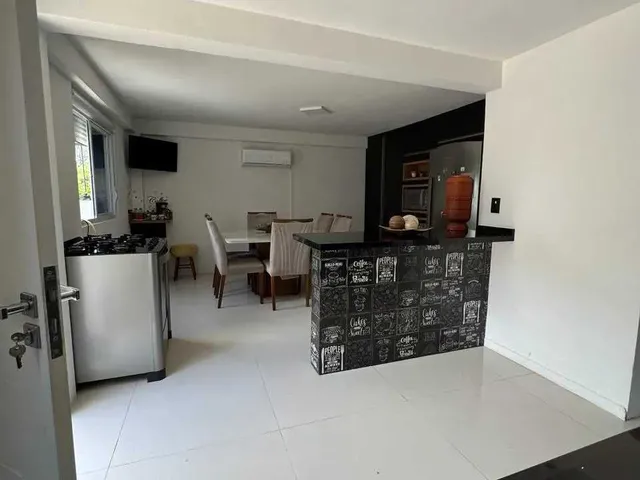 Imagem: Casa com 5 dormitórios e 3 vagas de garagem