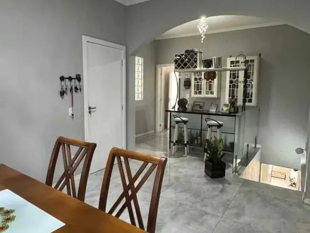 Imagem 5: Casa com 5 dormitórios e 3 vagas de garagem em Florianópolis/SC