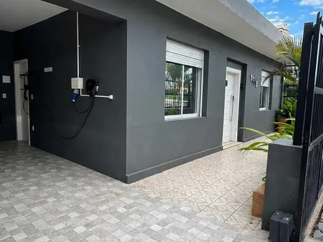Imagem 13: Casa com 5 dormitórios e 3 vagas de garagem em Florianópolis/SC