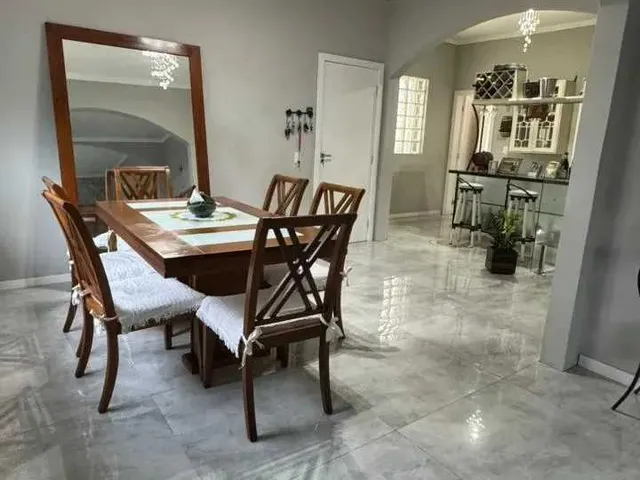 Imagem 3: Casa com 5 dormitórios e 3 vagas de garagem em Florianópolis/SC