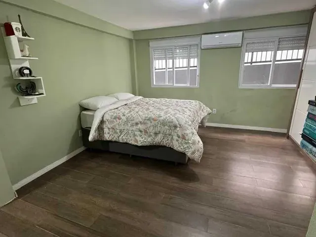 Imagem 10: Casa com 5 dormitórios e 3 vagas de garagem em Florianópolis/SC