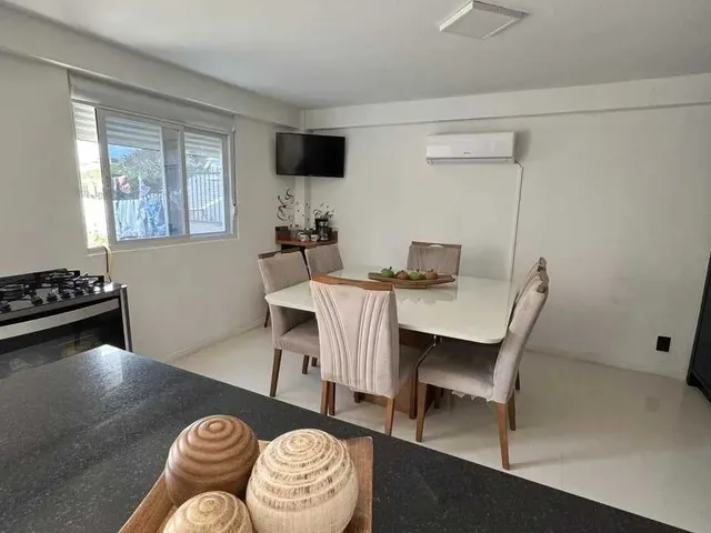 Imagem 11: Casa com 5 dormitórios e 3 vagas de garagem em Florianópolis/SC