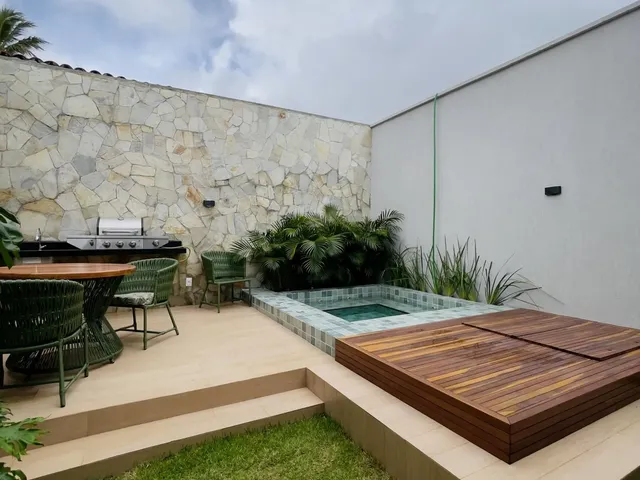 Imagem: A casa em condomínio possui 3 Dormitórios, 2 Suítes, 2 Banheiros