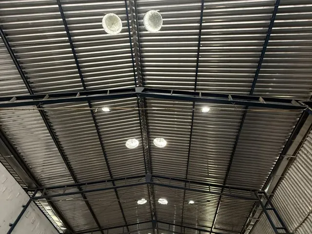 Imagem 2: Galpão 330m² – Pé Direito 6m e Escritório Amplo