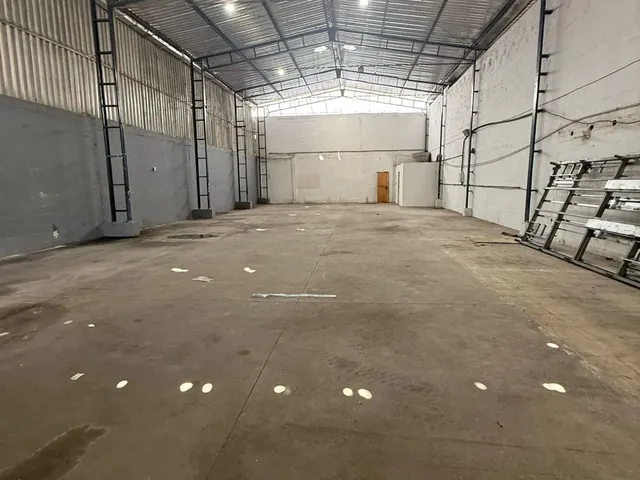 Imagem 10: Galpão 330m² – Pé Direito 6m e Escritório Amplo