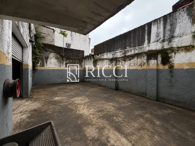 Imagem 8: Galpão Comercial de 450m² à Venda na Vila Mathias, Santos-SP: Oportunidade Única!
