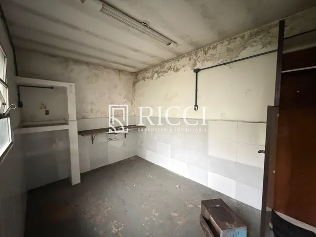 Imagem 4: Galpão Comercial de 450m² à Venda na Vila Mathias, Santos-SP: Oportunidade Única!