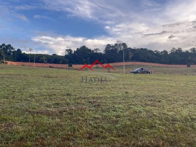Imagem: O terreno possui 720m² de Área Privada e está localizado