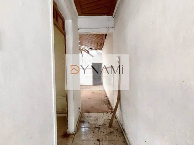 Imagem 2: Casa térrea na região central com excelente localização a apenas 350m² da estação