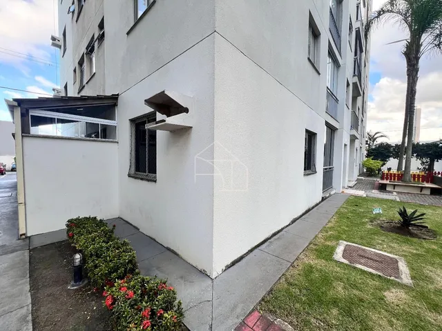 Imagem: A casa possui 2 Dormitórios, 1 Banheiro, 2 Vagas na garagem