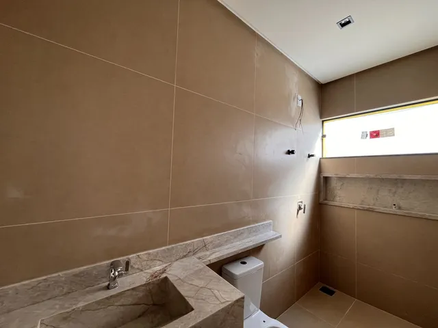 Imagem 11: Casa Alto Padrão com Varanda Gourmet e 2 Suítes À Venda no Laranjeiras em Patos de Minas
