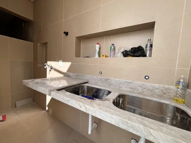 Imagem 3: Casa Alto Padrão com Varanda Gourmet e 2 Suítes À Venda no Laranjeiras em Patos de Minas