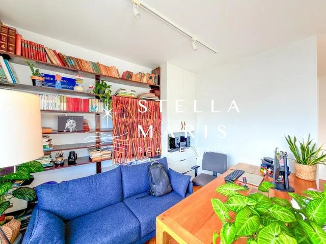 Imagem 9: Ipanema, Apartamento reformado, em andar alto, com 76 m2 e vista para o Morro Dois