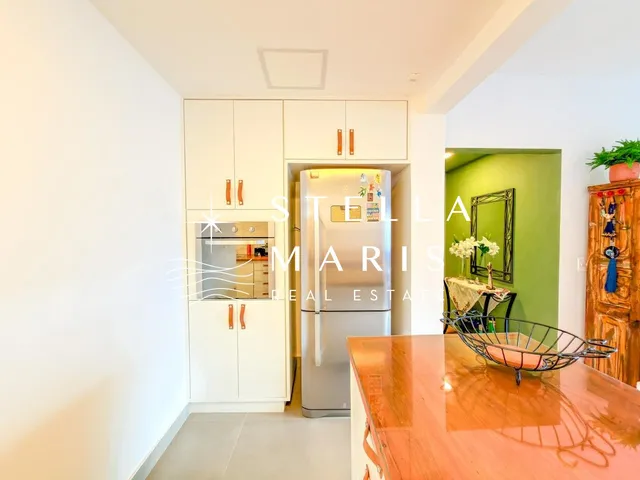 Imagem 10: Ipanema, Apartamento reformado, em andar alto, com 76 m2 e vista para o Morro Dois