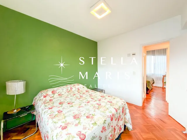 Imagem 3: Ipanema, Apartamento reformado, em andar alto, com 76 m2 e vista para o Morro Dois