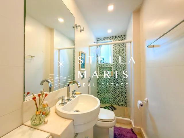 Imagem 7: Ipanema, Apartamento reformado, em andar alto, com 76 m2 e vista para o Morro Dois
