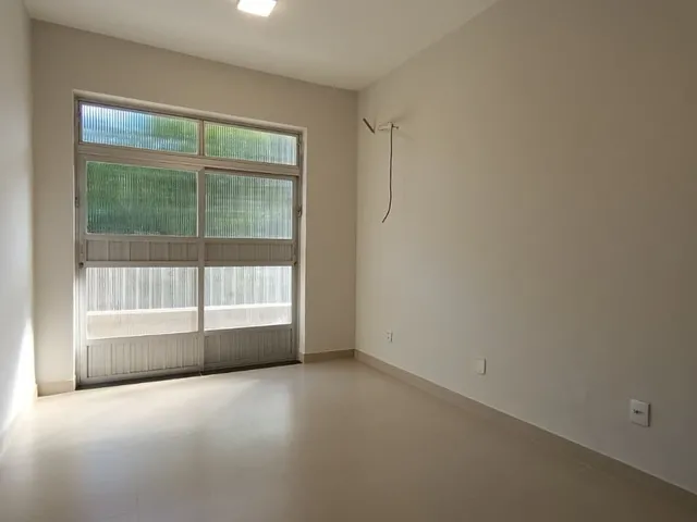 Imagem 12: Apartamento no Edifício Palácio do Rádio com sacada e excelente aproveitamento de