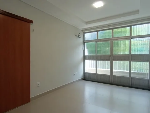 Imagem 10: Apartamento no Edifício Palácio do Rádio com sacada e excelente aproveitamento de