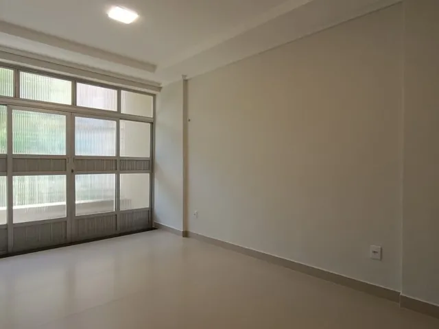 Imagem 15: Apartamento no Edifício Palácio do Rádio com sacada e excelente aproveitamento de