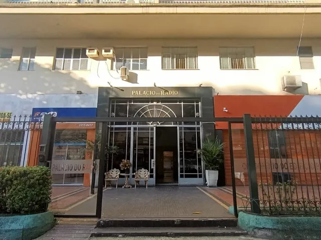 Imagem 5: Apartamento no Edifício Palácio do Rádio com sacada e excelente aproveitamento de
