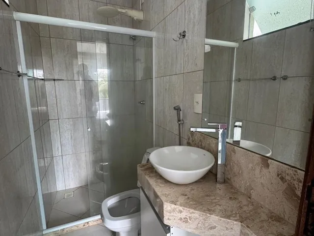 Imagem 2: Alugo casa duplex em Itapuã, 2 suítes, semi-mobiliada, R$ 2.500,00 incluso taxas!!!!