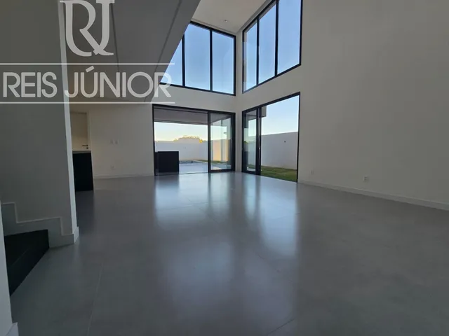 Imagem 15: Casa NOVA em Alphaville III, com 4 suítes e piscina privativa
