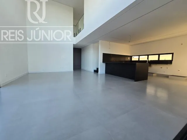 Imagem 7: Casa NOVA em Alphaville III, com 4 suítes e piscina privativa