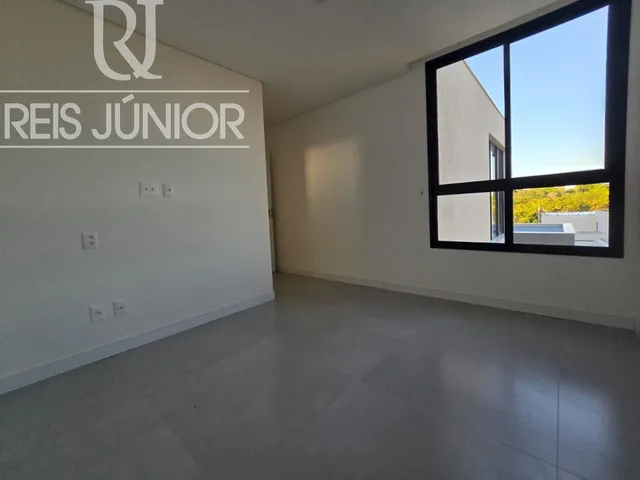Imagem 10: Casa NOVA em Alphaville III, com 4 suítes e piscina privativa