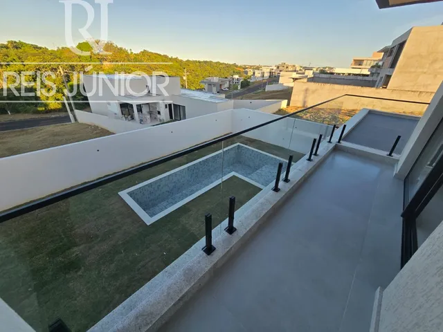 Imagem 14: Casa NOVA em Alphaville III, com 4 suítes e piscina privativa