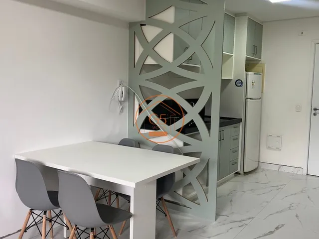 Imagem: O apartamento possui 1 Dormitório, 1 Suíte, 2 Banheiros,