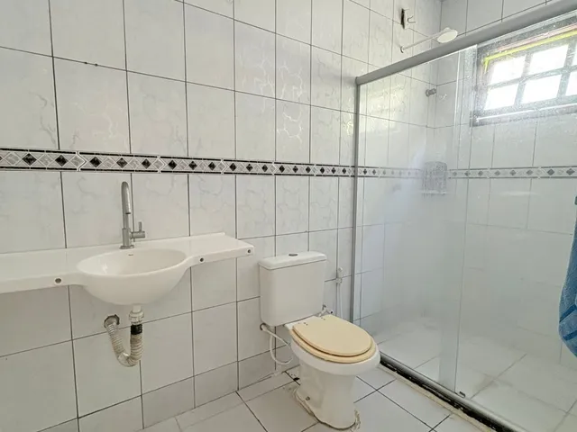 Imagem 7: Viva o sonho da casa própria em Ipitanga! Casa com 3 quartos, 3 suítes e 6 vagas de