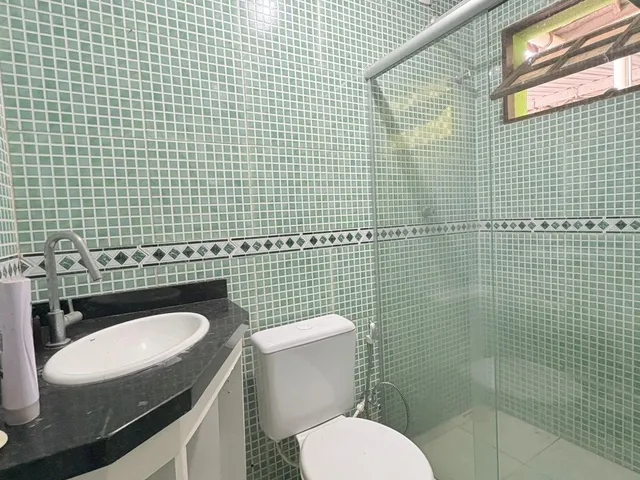 Imagem 5: Viva o sonho da casa própria em Ipitanga! Casa com 3 quartos, 3 suítes e 6 vagas de