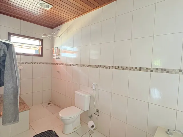 Imagem 10: Viva o sonho da casa própria em Ipitanga! Casa com 3 quartos, 3 suítes e 6 vagas de