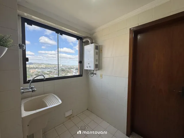 Imagem 15: Apartamento 3 dormitórios com hidro + dependência próx. Oktober