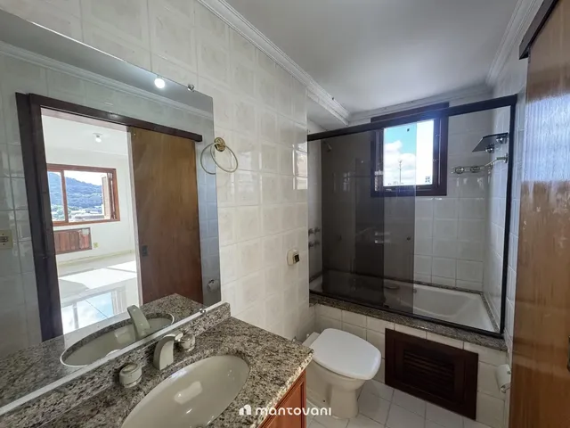 Imagem 2: Apartamento 3 dormitórios com hidro + dependência próx. Oktober