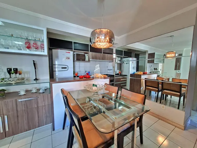 Imagem: O apartamento possui 2 Dormitórios, 1 Suíte, 2 Banheiros,