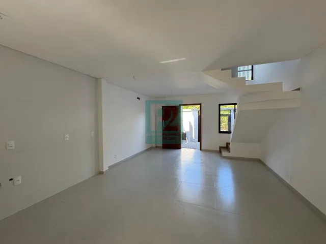 Imagem 3: Casa Nova com 3 Dormitórios e Excelente Padrão de Acabamento Em Bombas - Bombinhas/SC